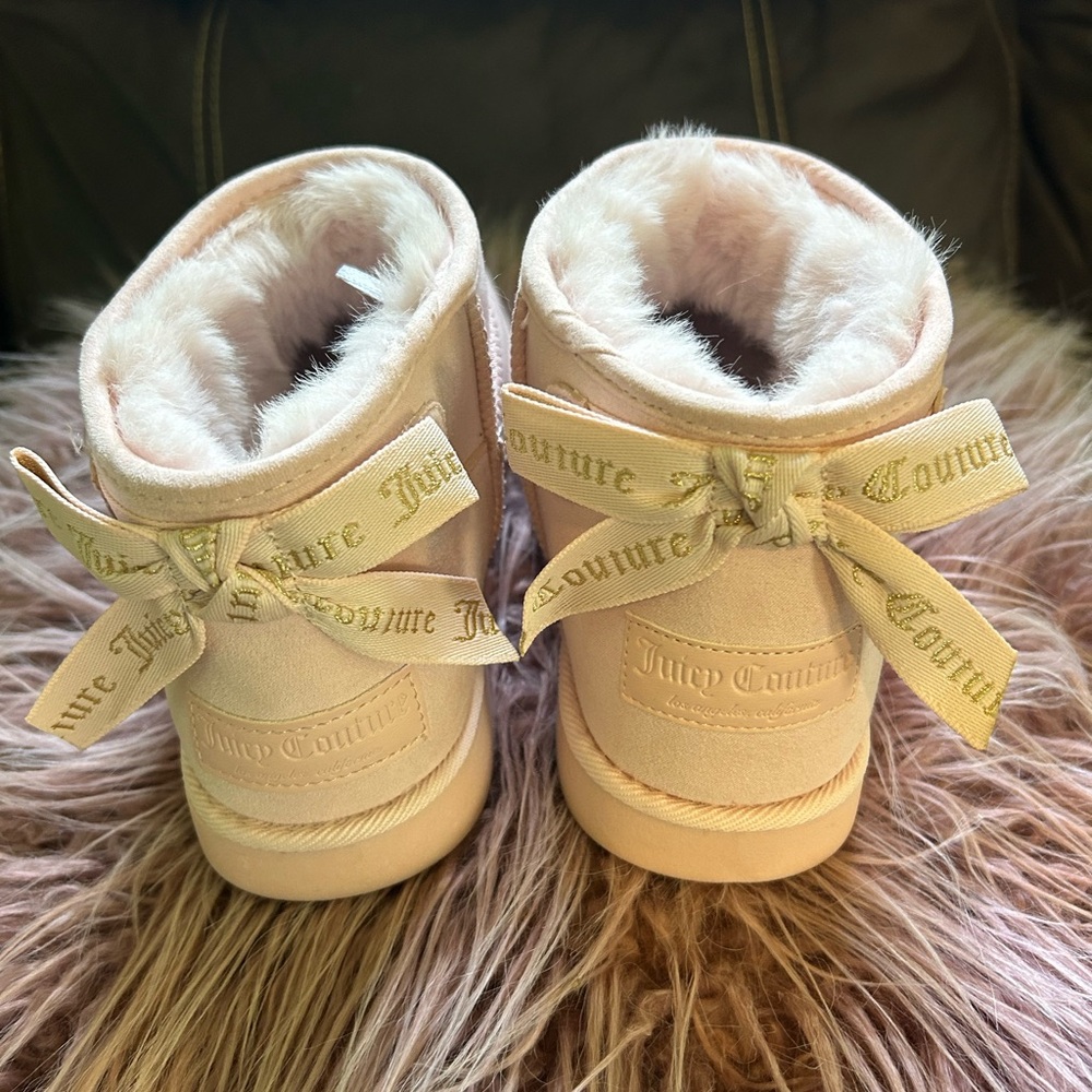 Juicy Couture light pink boots women’s 8